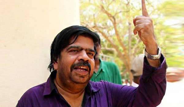dinamalarweb's tweet photo. விநியோகஸ்தர்கள் சங்க���் தலைவர் ஆனார் டி.ராஜேந்தர் #TRajendar #Distributorelection https://t.co/XszMj0YPTy https://t.co/IEToqww8Tt