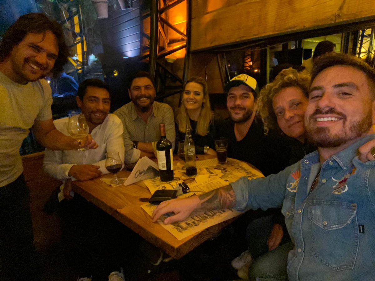 indymardel's tweet photo. Bueno !
Oficialmente
Arranco el Verano
Y seguimos siendo nosotros
En dónde queremos estar
Gracias @cheverry.olavarria
@micavazquezok
@balfederico
@pepeochoa88
@echeverryjuane
@styleguille
#pato!
Mira @mirthalegrand
Mesaza !!
#mardelplata
#teatro
#Cheverry https://t.co/yfq2CqnTHJ
