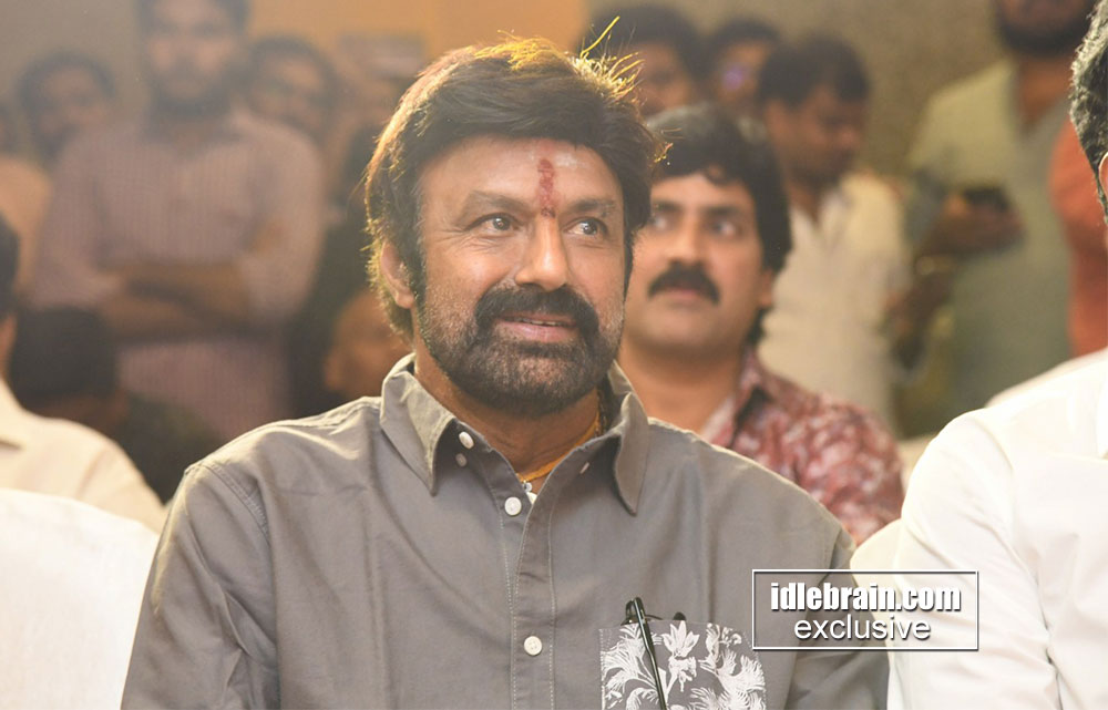 AKHILRAM9769's tweet photo. #Rulersucessmeet
#JaiBalayya
#BlockBusterRuler
#Ruler https://t.co/V71Gz53bl4