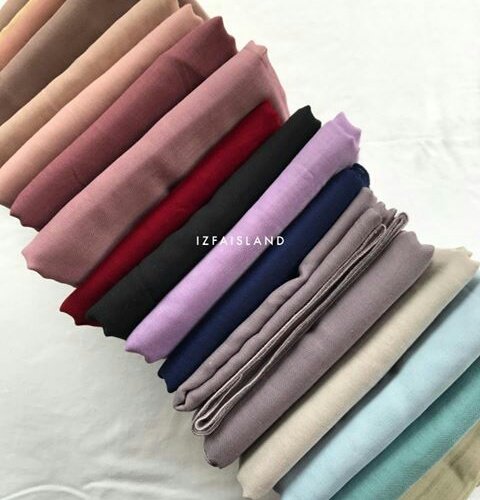 beruangspanda's tweet photo. Psst STOP! Calling all Bawal Lovers! 😍 

Sis ada jual bawal dengan harga student 

Girls yg nak tu cepat2 RT to drop hint 🤭

HEAVY CHIFFON
Bidang 45- RM 9
Bidang 50- RM 13
Bidang 60- RM 15

COTTON PREMIUM
Bidang 45- RM 9
Bidang 50- RM 13 https://t.co/mHxyfwu0tx