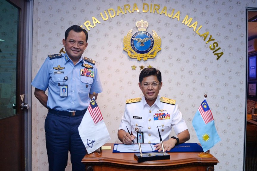 توییتر Royal Malaysian Navy در توییتر Timbalan Panglima Tentera Laut Laksdya Dato Arba My Membuat Kunjungan Hormat Ke Atas Timbalan Panglima Tentera Udara Lt Jen Dato Sri Ackbal Bin Hj Abdul Samad