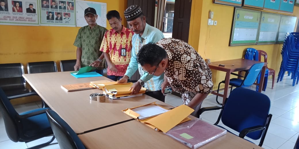 BknRozi's tweet photo. Selamat dan sukses atas acara Orasi Ilmiah pak Mentri Desa PDTT dan penganugerahan bg guru difabel di graha UNESA Surabaya 
#DesaSurga
#TPPIRiau
#TPPIBengkalis
@jokowi 
@Kiyai_MarufAmin 
@halimiskandarnu 
@anwsanusi 
@imansyukri 
@taufikmadjid71 
@fachrilabalado 
@Kpw1Riau https://t.co/g2cWDWhMct