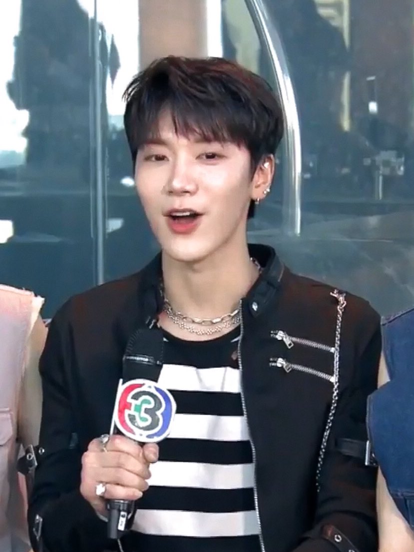 เค้าอธิบายๆๆๆ ดูหน้าเค้า เอ็นดู