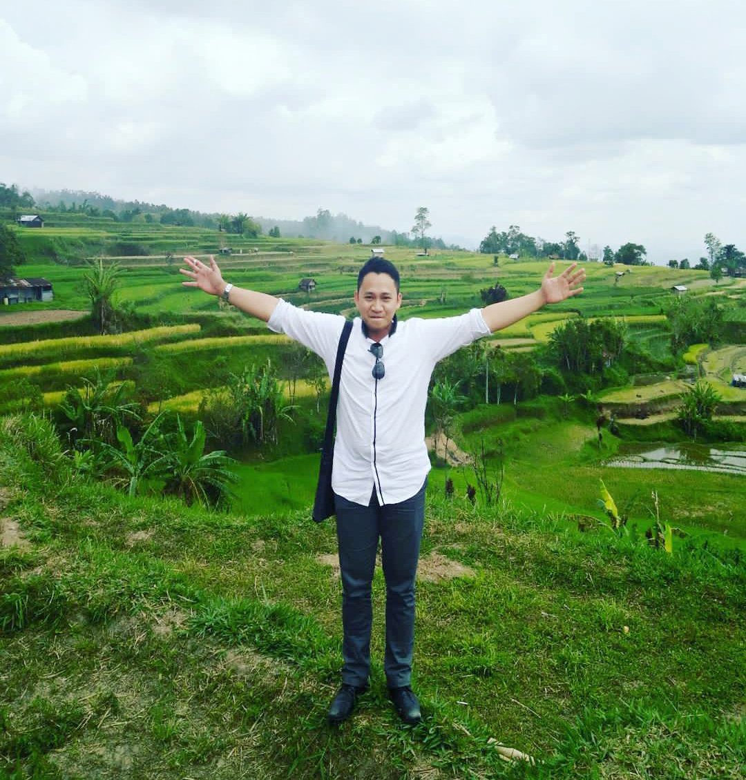 AzmiTulus's tweet photo. #DesaSurga menjadikan masyarakat sejahtera &amp; Indonesia Maju....
#jabarjuaralahirbathin
@jokowi
@kiyai_marufAmin
@halimiskandarnu
@anwarsanusi
@imansyukri
@taufikmadjid71
@fachrilabalado https://t.co/9Dt4YniuxH