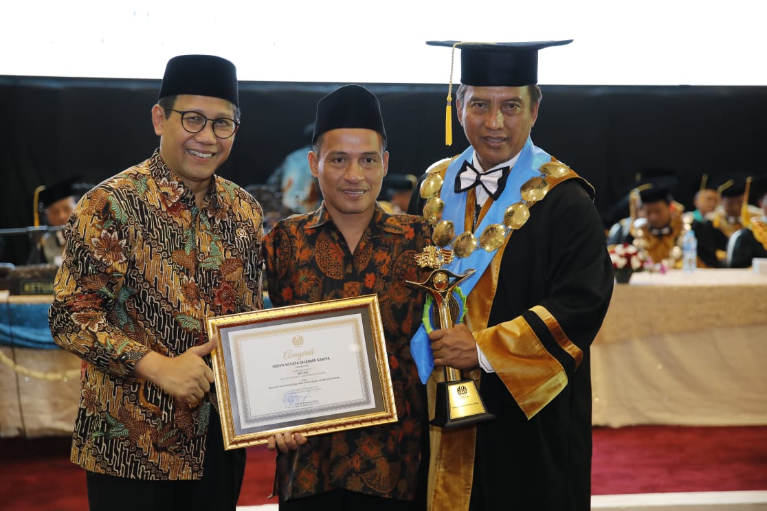 Darmisih9's tweet photo. Orasi Ilmiah Menteri Desa PDTT dan Penganugerahan bagi Guru Difabel

#DesaSurga

@halimiskandarnu 
@anwsanusi 
@imansyukri
@taufikmadjid71
@fachrilabalado https://t.co/1juCKMcrDi