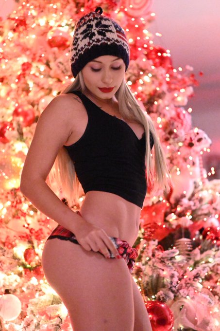 Felices fiestas 🎉 https://t.co/fqjcLHwgYl