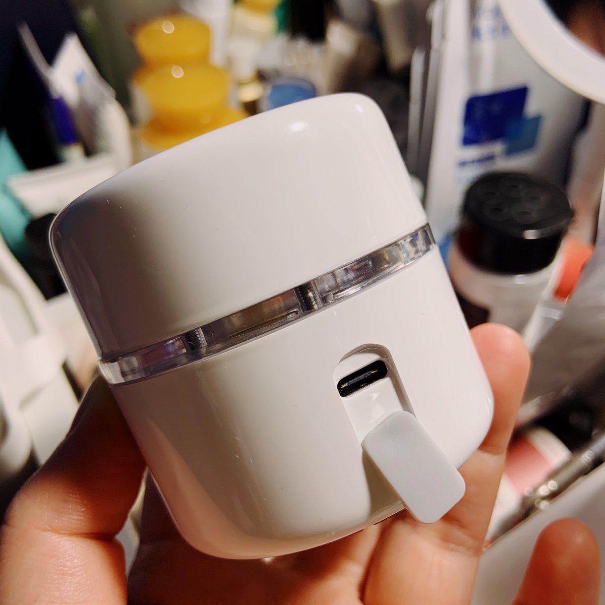 H2life1's tweet image. Super cool portable hydrogen water generator from H2 Life! #Hydrogenwater #Hydrogenwatergenerator #Hydrogenwatermaker #Hydrogenhealth #Hydrogenmaker #Christamasgift #ASTRONAUT