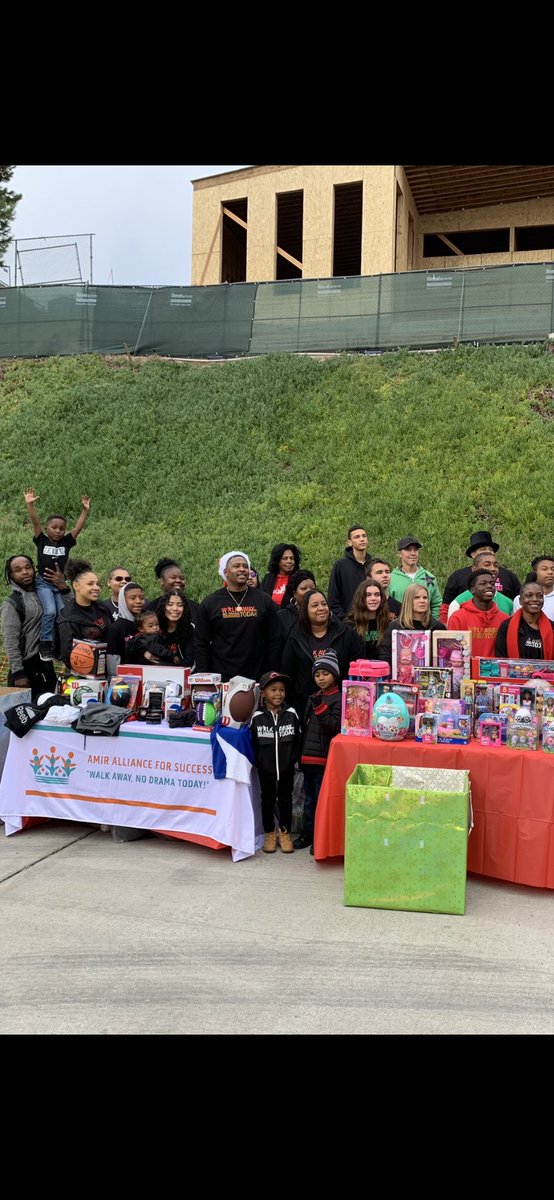 _sofattish's tweet image. #ToyDrive #2019 #amirallanceforsuccess #sandiego #sofattish