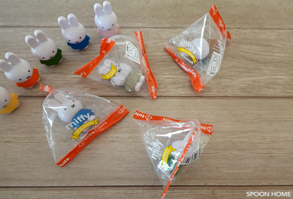 ぱんくま Twitterren 地元のセリアで ミッフィー テトラフィビッツ がちょこっとだけ再入荷していました キャラクター グッズ売り場にはミッフィーちゃんのポケットティッシュも 100均で購入 ミッフィー テトラフィビッツの種類とディスプレイ例 Spoon Home