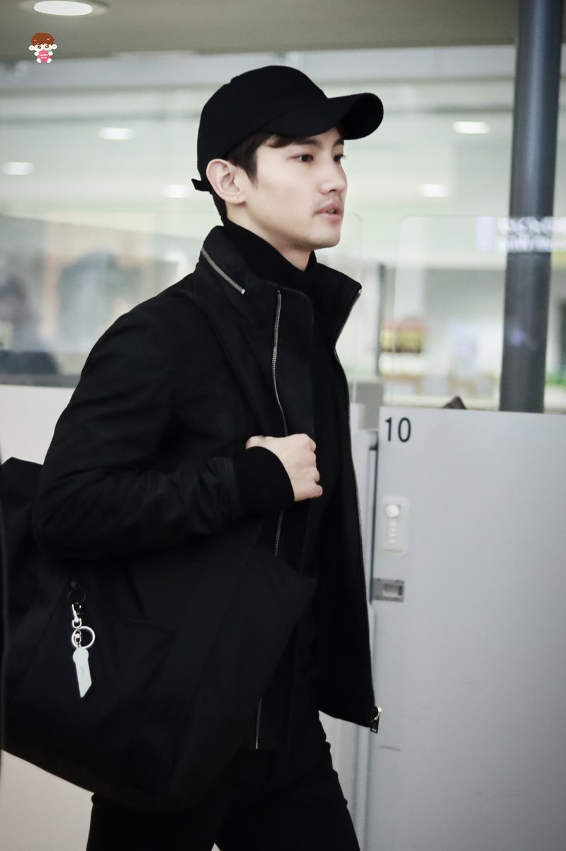lichee0218's tweet photo. 191223  간사이 국제공항 출발

#⁠동방신기 ⁠ #최강창민  #심창민   
#東方神起⁠ ⁠ #チャンミン 
#TVXQ⁠  #Changmin https://t.co/fQSkOX9qe0