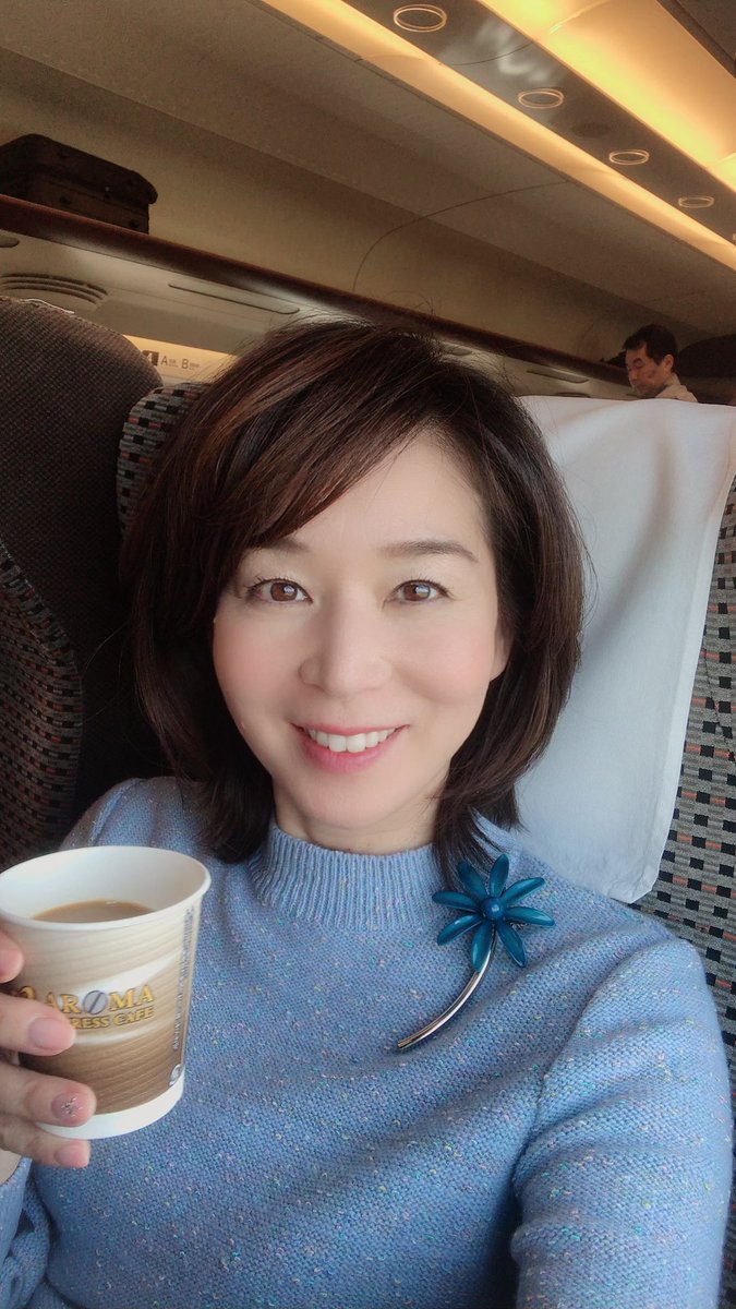 伊藤 聡子 Pa Twitter いよいよ今年も仕事納めウィーク 私は名古屋ー東京ー大阪を行ったり来たりですが 気合を入れてがんばります 皆さんも風邪ひかないように頑張って下さいね T Co Ivzeryit9c