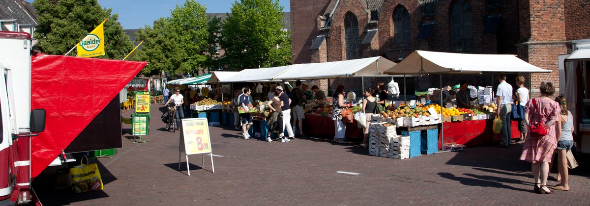 Warenmarkt 2 x op dinsdag
In verband met de Kerstdagen is de warenmarkt verzet van woensdag naar dinsdag (24 december). Ook de week daarop is er markt op dinsdag (31 december) vanwege oud en nieuw.