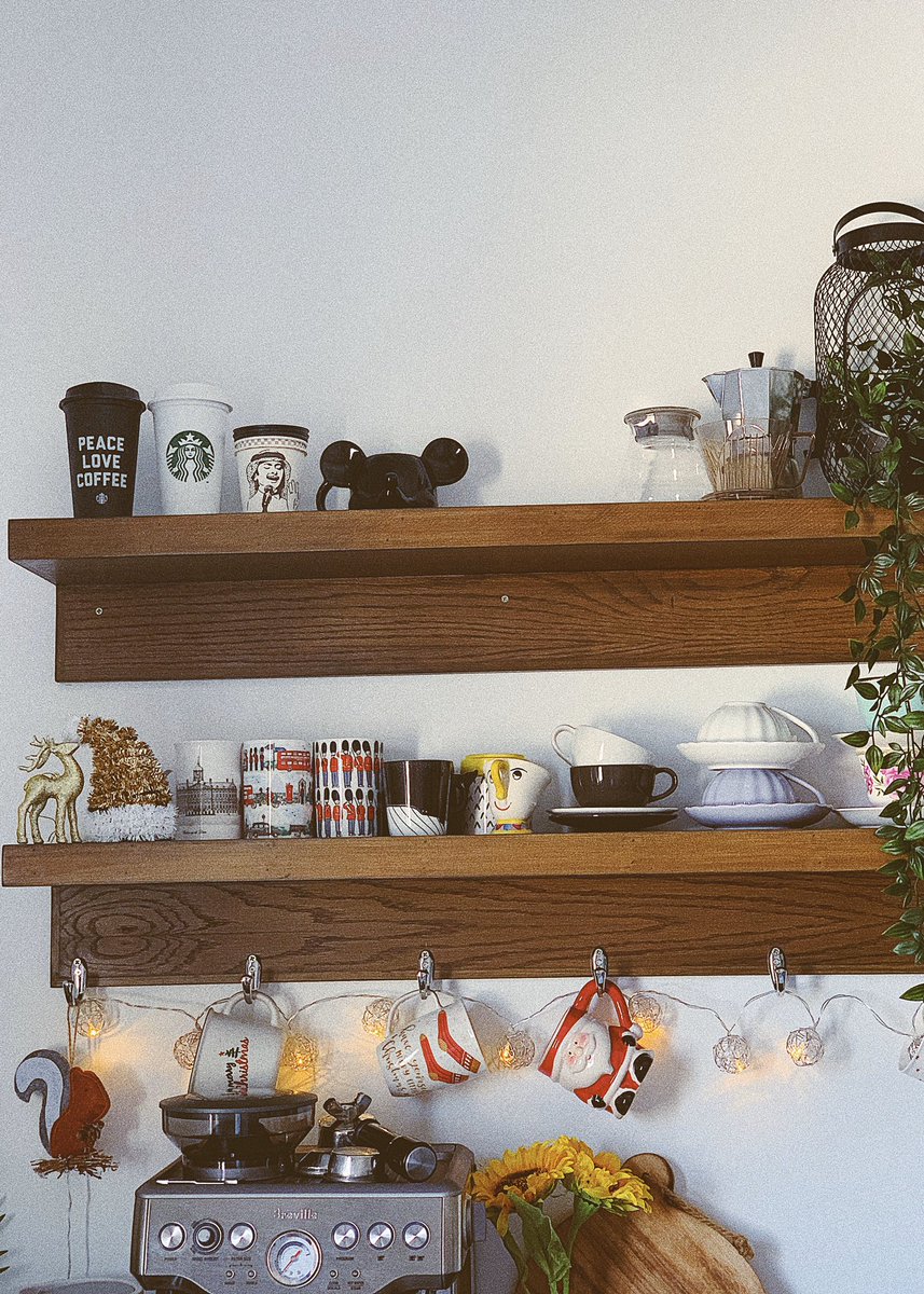 Mono_89's tweet photo. اخيراً جهز ركنَي القهوه بعد طول انتظار ، وباقي عليه تعديلات بسيطه فالديكور☕️🌿. https://t.co/tc6MWeX9EN