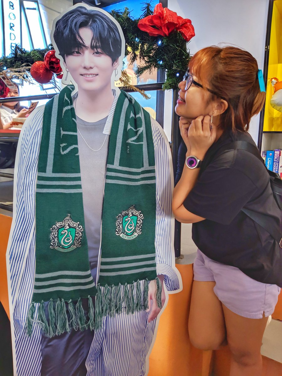 yanmazing11's tweet photo. ung tipong pagpasok ko pa lang sa bnb, ayoko na lumabas. kaso ung mga kasama ko walang pakisama 😭😭😭 but still, so happy kasi nabusog talaga mata ko 😍😍 tapos thank you sa admins sa pagpapahiram saken nung gravity album 💙💙
#APageForUs #HappyYoungKDay 💙 https://t.co/b9CUOMuplZ
