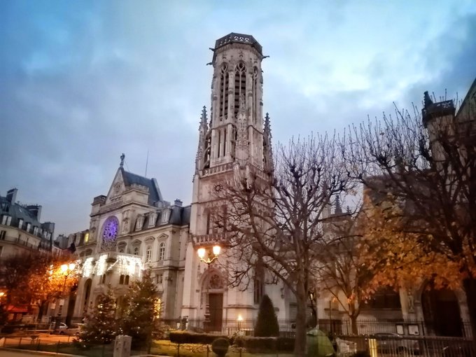 Balade au petit matin... Et le plaisir de re-d&eacute;couvrir Paris &agrave; pieds, de Pigalle &agrave; Bastille... https://t<a href="/tag/massagetha%C3%AF"class="tags"><span>#massagetha&iuml;</span></a>