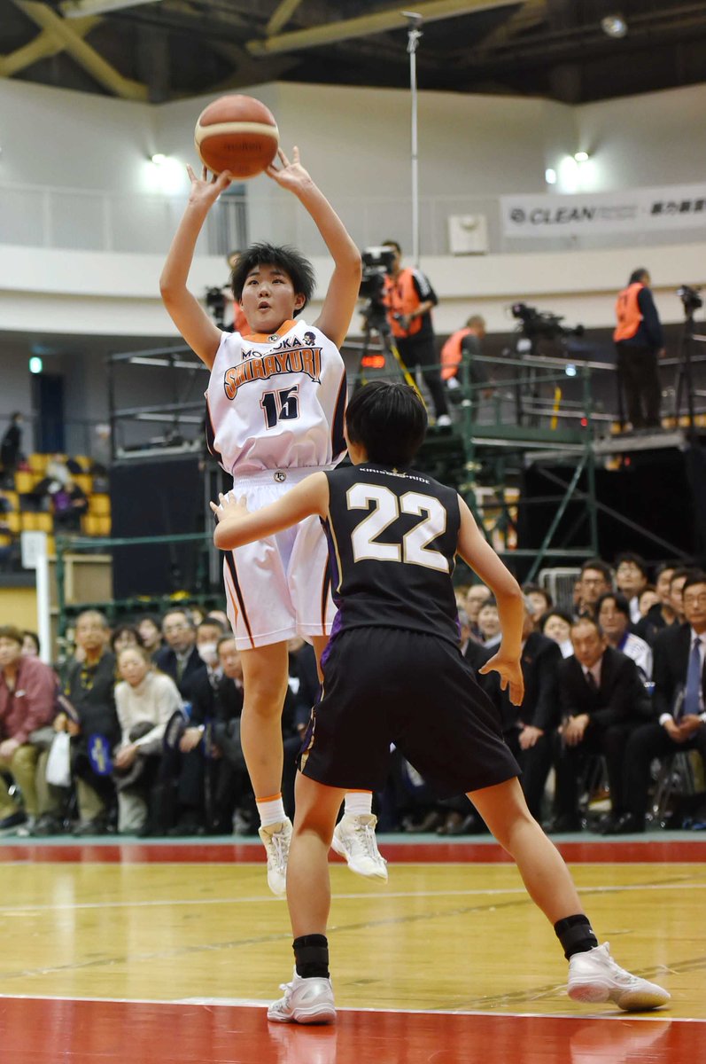 日刊スポーツ新聞社東北取材班 高校バスケ ウインターカップ １回戦 23日 女子の 盛岡白百合学園 岩手県 は 桐生商 群馬県 に６８ー８９で敗れました それでも１年生の佐藤実花が29点を挙げる活躍を見せ 今後の飛躍が期待されます バスケ