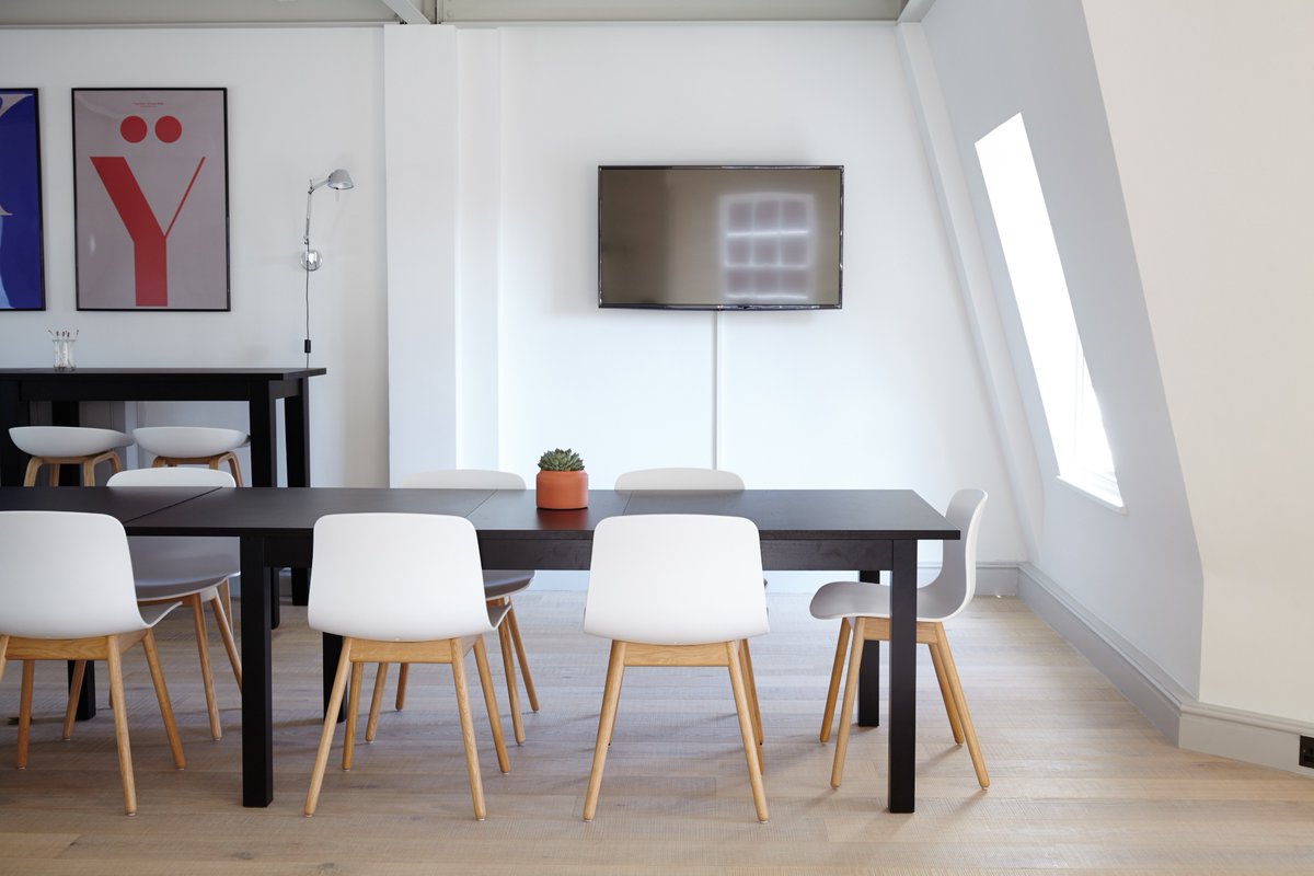 Fisch_Design's tweet photo. Over the last few weeks we have been working on some office designs for two new Clients, both local to us in Derbyshire and Nottinghamshire.
#FischDesign #InteriorDesign #CommercialDesigners #InteriorDesignDerby #DerbyshireDesigners #OfficeDesign #Flooring #Carpet #Finishes https://t.co/SveouwYQkB
