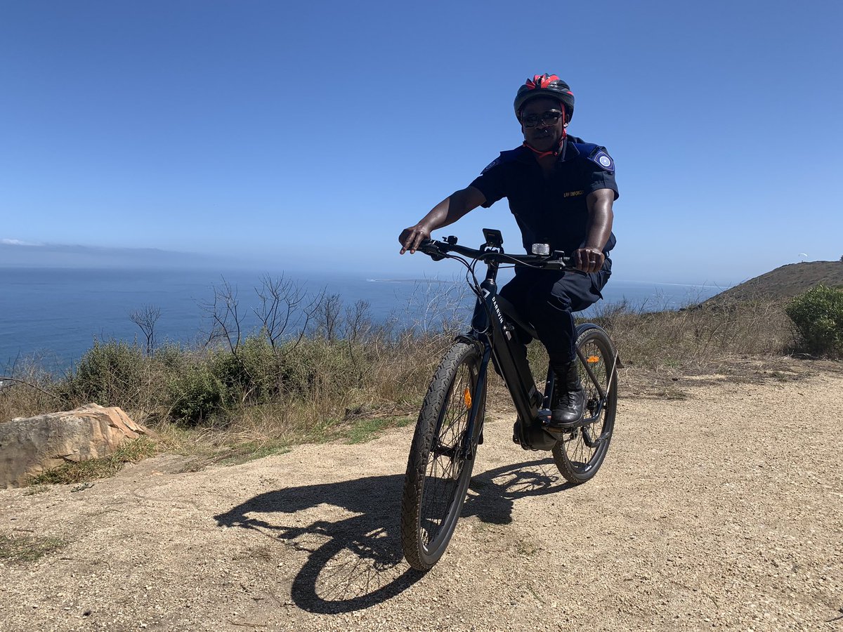 ewnreporter's tweet photo. #TourismUnit Cape Town security is being beefed up as thousands of tourists flock to the mother city. KP https://t.co/wPUlL2QWFP
