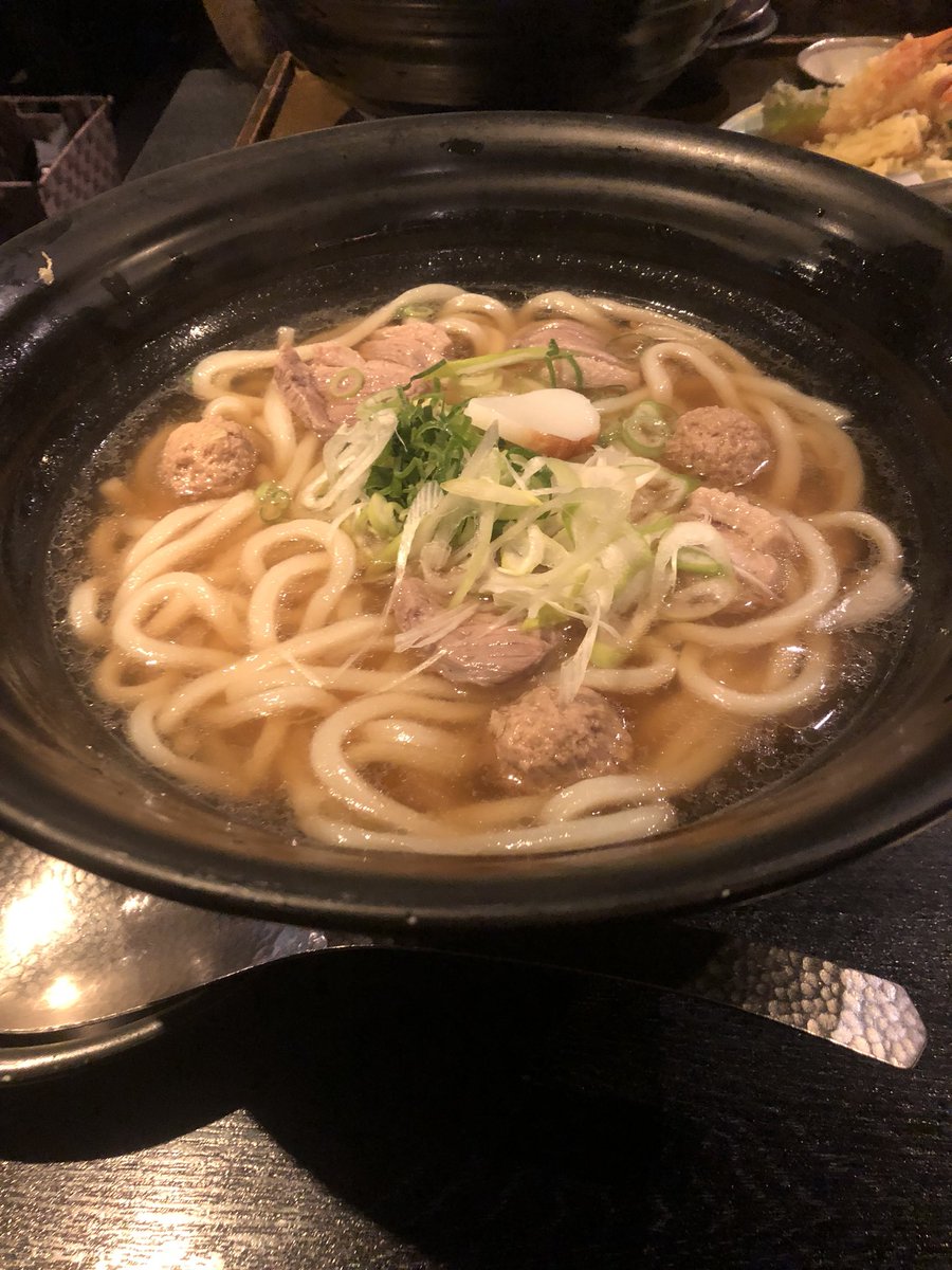 mattyan0722's tweet photo. つるとんたん初めて食べました！
美味しくて3玉完食♪

それにしても器デカイ！
サイズは神ー！
僕はガミー♪ https://t.co/kaQyrRD3WI