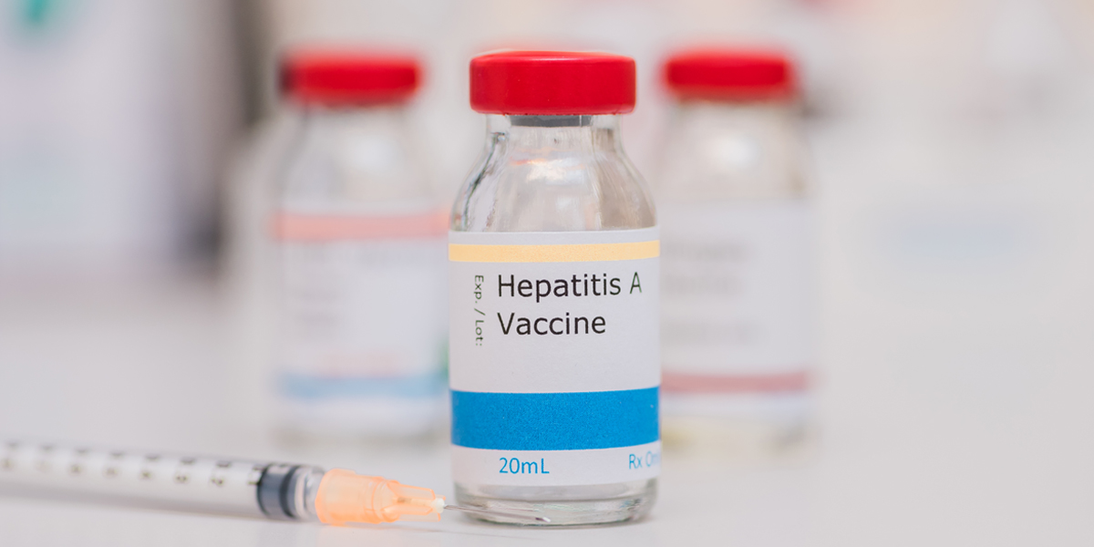 Вакцина гепатит а цена. Вакцина против гепатита в. Hepatitis a vaccine. Гепатит б вакцина. Шприц с вакциной гепатит б.