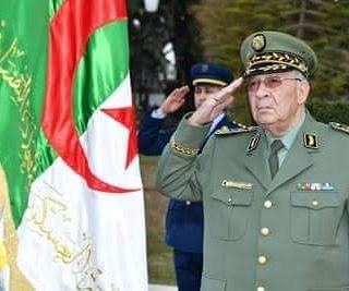 IKerboua's tweet photo. إن لله و إن إليه راجعون😭
" من المؤمنين رجال صدقو ما عاهدوا الله عليه فمنهم من قضى نحبه ومنهم من ينتظر وما بدلو تبديلا "

لن ننساك أيها البطل ستظل في قلوبنا إلى الأبد ..عاهدت و وفيت و نحن على دربك ماضون ربي يرحمو ويغفر له ويسكنه فسيح جناته #القايد_صالح https://t.co/N838x86qWd