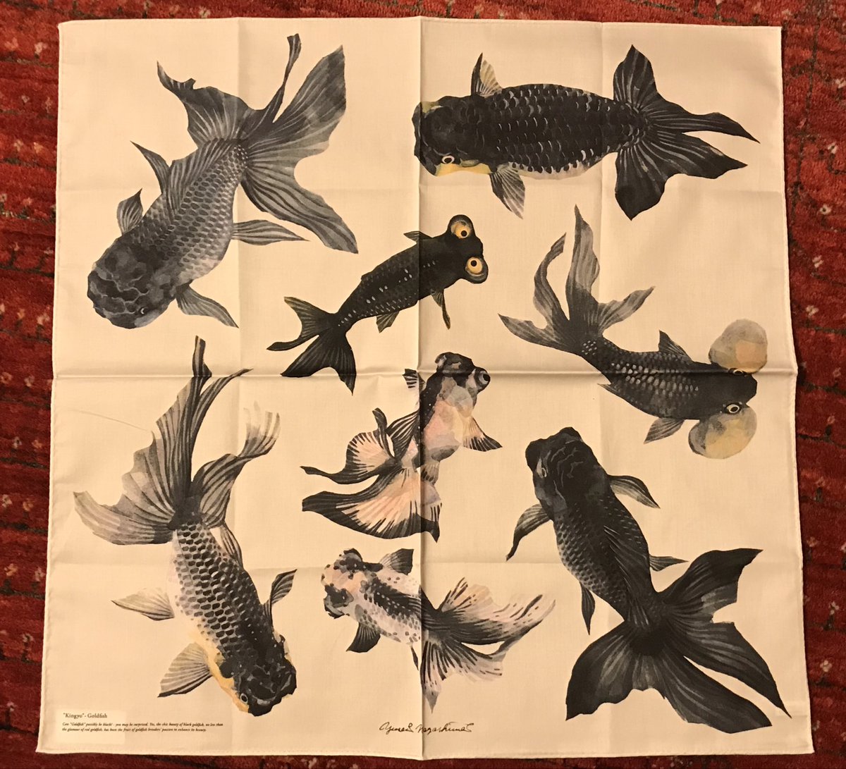 otto_kingyo's tweet photo. 長嶋祐成さんの金魚ハンカチ届きましたぷく。みんなぷくぷくしていてかわいいですぷく。金魚最高ぷく！ #kingyo #金魚 https://t.co/YG90BYFMn3