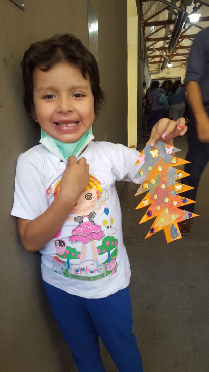 chap_ong's tweet photo. ❤️ sobran las palabras cuando aparece la risa 😍 

#arte #art #kids #enjoy #love #happy #hospital #sanar #donarte #voluntarios #ayudar #painting https://t.co/FveIfwx0rG