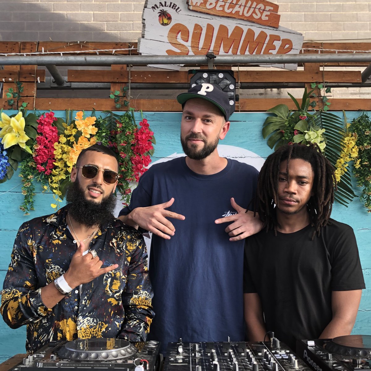 KidFonque's tweet photo. The #SelectiveStyles 3-city tour ended in the windy town of Port Elizabeth last night. 
@reecebrooksent &amp; @HwztSimeon both dropped mixes creating a soundtrack to the underground sound of PE 🎧
To stream the show click here ----> https://t.co/TokR4l19XJ
Track list below:) https://t.co/f8jWdJiuBI
