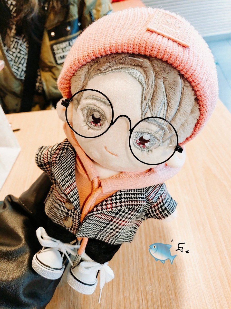 PSProjectsPh's tweet photo. [🇵🇭PH GO] Gray Hair Super Clap Yesung Doll by @Jangwoo9786
 
🎁 Inclusions: 1 doll + 1 clothes set + 1 glasses
💸 Price: Php 1,700 excl. internation &amp; local shipping fee

🗓 DOO: Jan. 31, 2020
🗓 DOP: Q1 2020
🔗 Order form &amp; full details: https://t.co/2fBZ87jqxg

#PSProjectsGO https://t.co/s0LkHL78KN