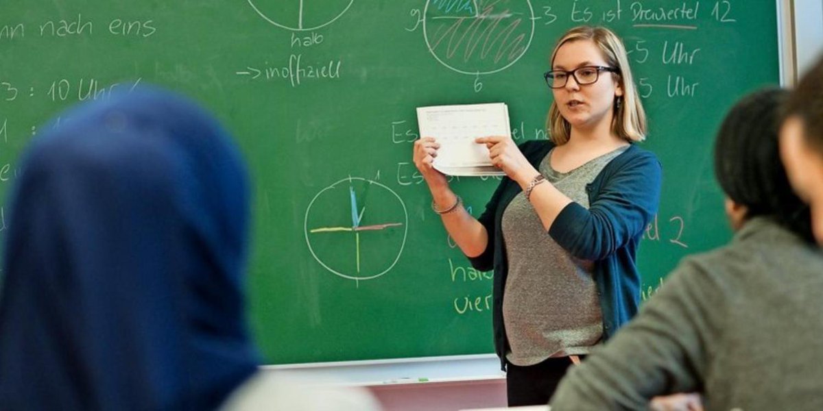 Lehrerin Vollbusige Debuetantin Fisten