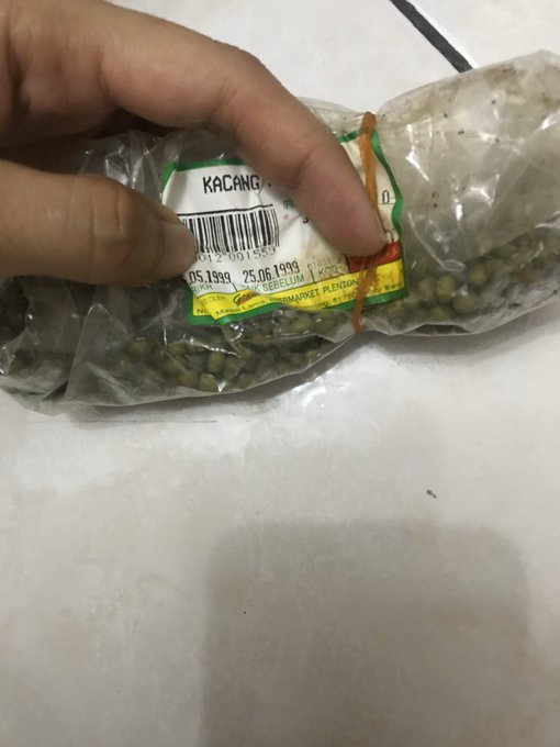 View image on Twitter