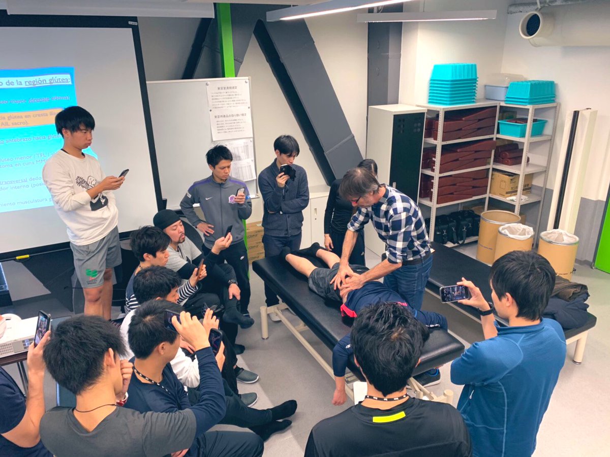 GlobalFACT1's tweet photo. ファン・ムロ氏による2DAY実技講習🇪🇸皆様のご協力により、開催することができました！彼自身も日本での講習にとても満足しており、皆様に感謝の気持ちでいっぱいです！今回のイベントにご参加、ご協力していただいた方、本当にありがとうございました😊今後ともGlobal FACTを宜しくお願い致します。 https://t.co/BygShZ0Gzz