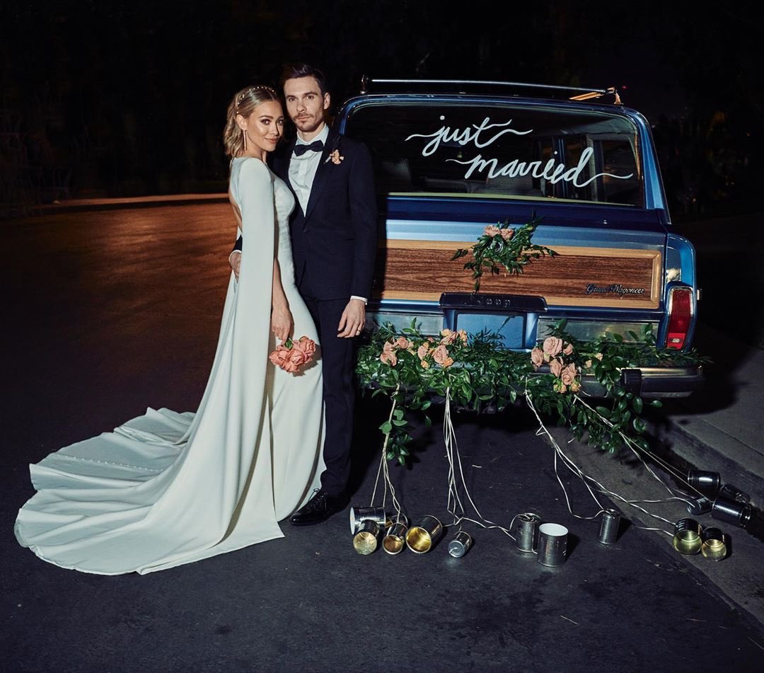 ImLizzieM's tweet photo. Congrats to Hilary Duff on her marriage with Matthew Koma! https://t.co/dPXznC3Bfh