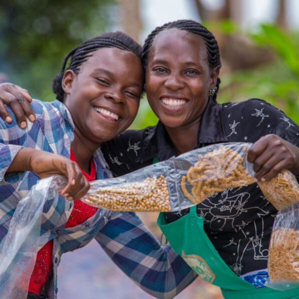 RippleEffectNGO's tweet photo. Need a last-minute Christmas present with the wow-factor? For ยฃ20 you can buy our 'Support a Start-up' gift and help people build the skills they need to create a successful business.
#DontWasteXmas and #UnwrapJoy; choose the e-card gift option this year: https://t.co/2dkGTpAmtm https://t.co/9PDpubBNDM