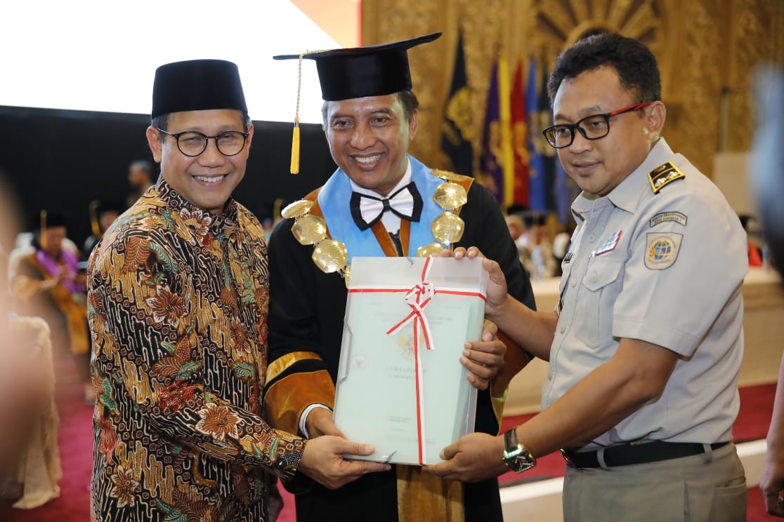 eMArifuddinP3MD's tweet photo. Orasi Ilmiah Menteri Desa PDTT dan Penganugerahan bagi guru difabel.

#DesaSurga
#TPPITEBO
@halimiskandarnu 
@anwsanusi 
@imansyukri
@taufikmadjid71
@fachrilabalado https://t.co/UtzAtH3zbg