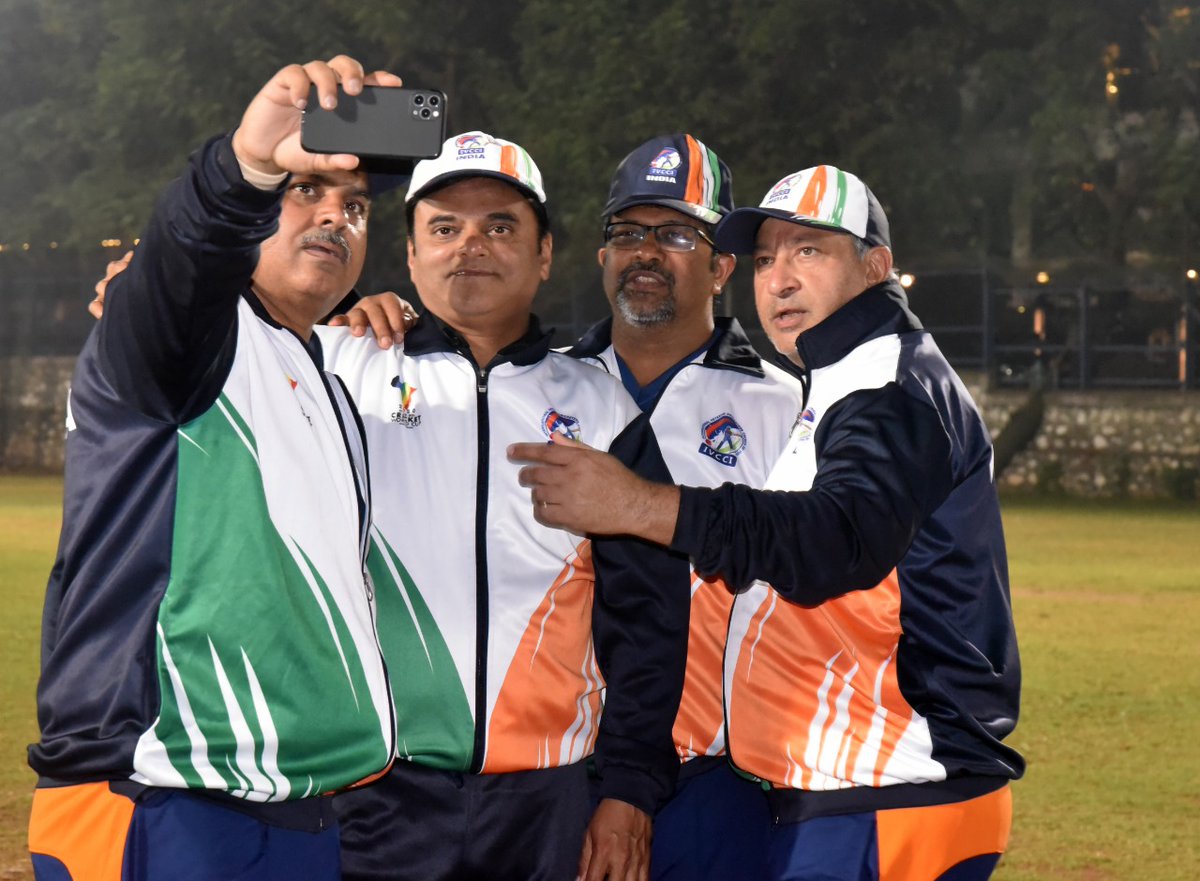 Indiaover50's tweet photo. The second game of 35 overs was played on Friday and captained by Mr Verinder Bhoomla ( Fit India) and Mr Parakh Ananta. ( Khelo India) 🤩
👉Stay tuned for T20 fixture for Saturday, at Khar Gymkhana ...
#CricketMeriJaan  #india #cricket #cricketmatch #khargymkhana #ivcci #2k19 https://t.co/XS5gcVgBN5