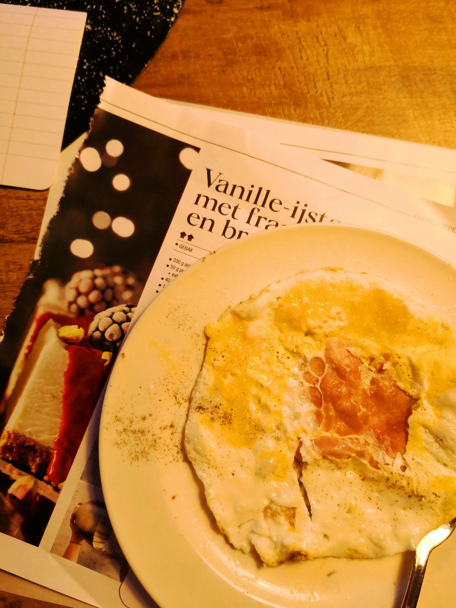 AnkePepping's tweet photo. Perfect start of the holidays: daughter is making breakfast 😍 #theappledoesnotfallfarfromthetree #cooking #christmas #lovethis https://t.co/xKYYzrIAEq