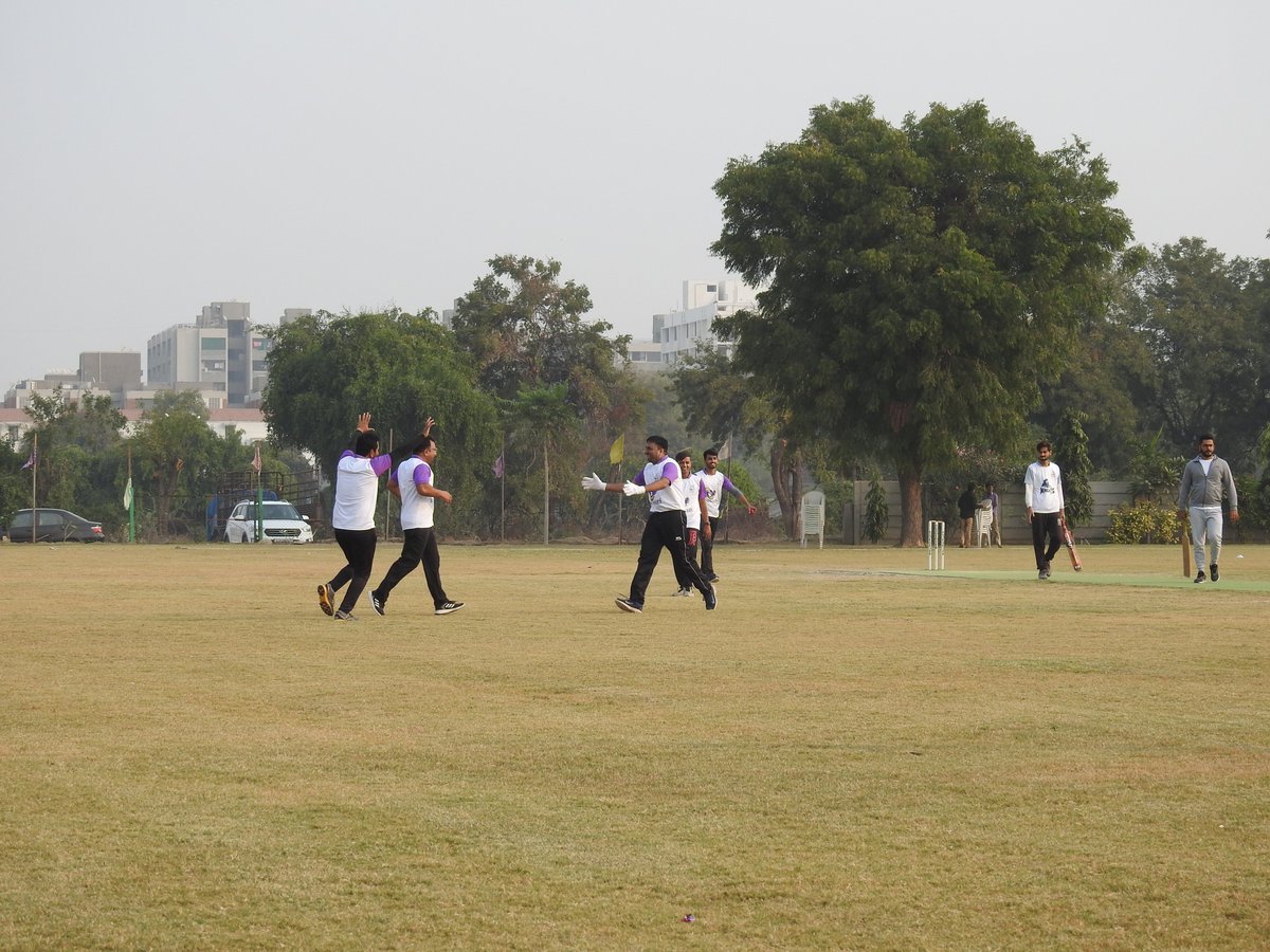 DEVITPL's tweet photo. DEV IT #CricketLeague 2019 Season 7 (League Matches) | Match #12 Photos - MUSKETEERS vs KNIGHTS
KNIGHTS won the toss and elected to field.
MUSKETEERS: 91/8 (12.0 Ov)
KNIGHTS: 71/7 (12.0 Ov)
MUSKETEERS won by 20 runs. #LifeAtDevIT https://t.co/EGmnVrNgoX