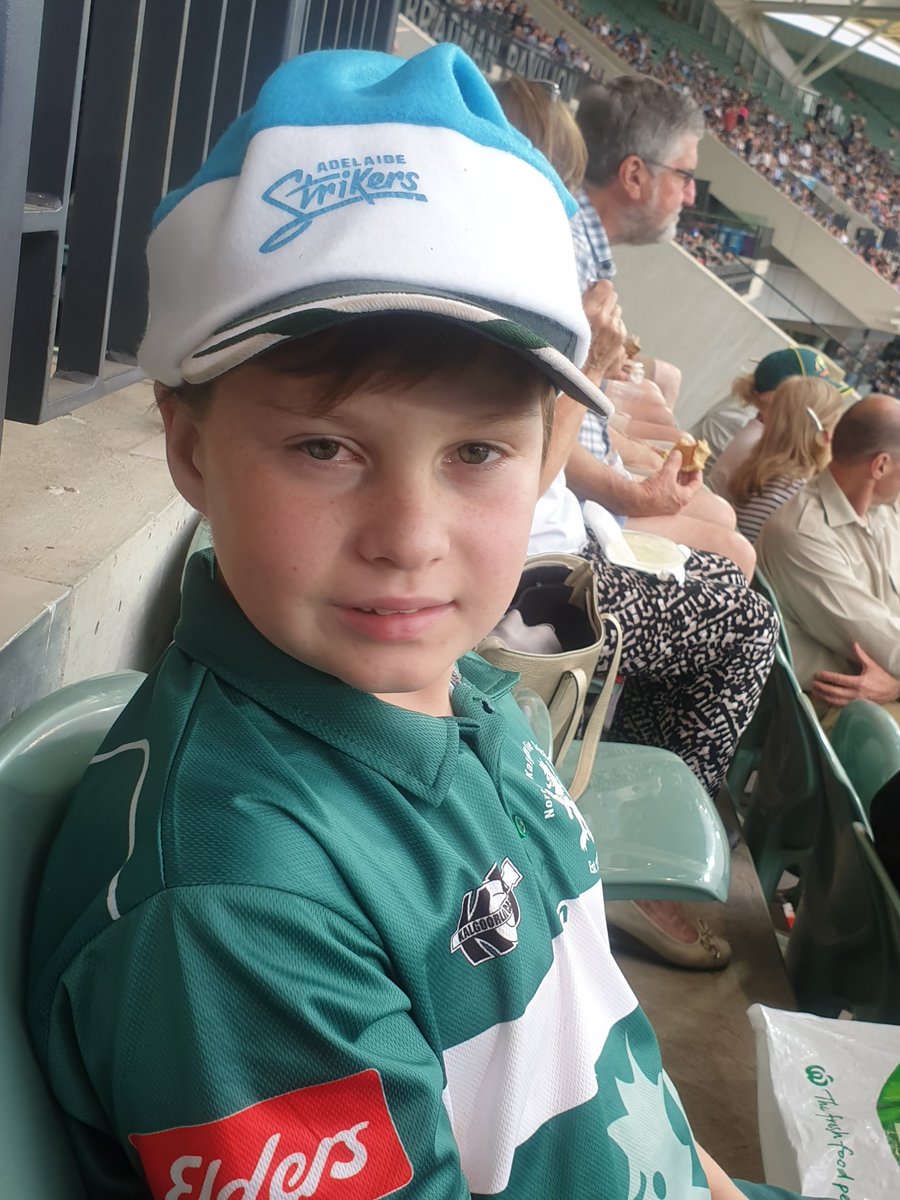 amandygraves's tweet photo. #BlueEnergy #adelaideoval #adelaidestrikers #bbl19 https://t.co/kferd8YG3z