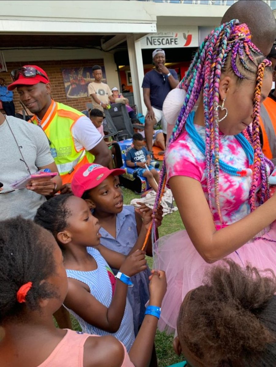 MasechabaMposwa's tweet photo. This is a @ShoMadjozi appreciation tweet. I love everything about you! Your soul, your mind, your music and your style. You are a Queen! 🙌🏾💋 https://t.co/oeCw7t9ky0