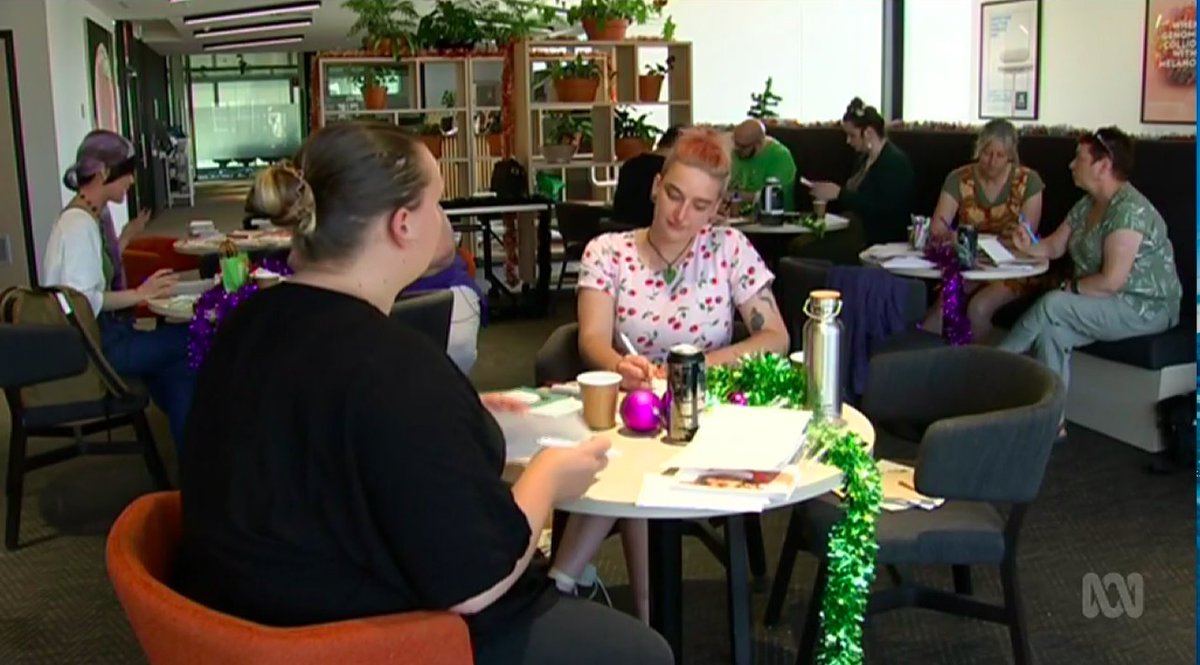 FeelGood_Improv's tweet photo. We were indeed on the news โ I hope it helps spread the message of #DecemberLetters wider and further!
Great job @IndigoDaya @rebeccaegan___ @DebTweets_ @Dpeters1977 and all our fellow owls! https://t.co/4gjigR6k92
