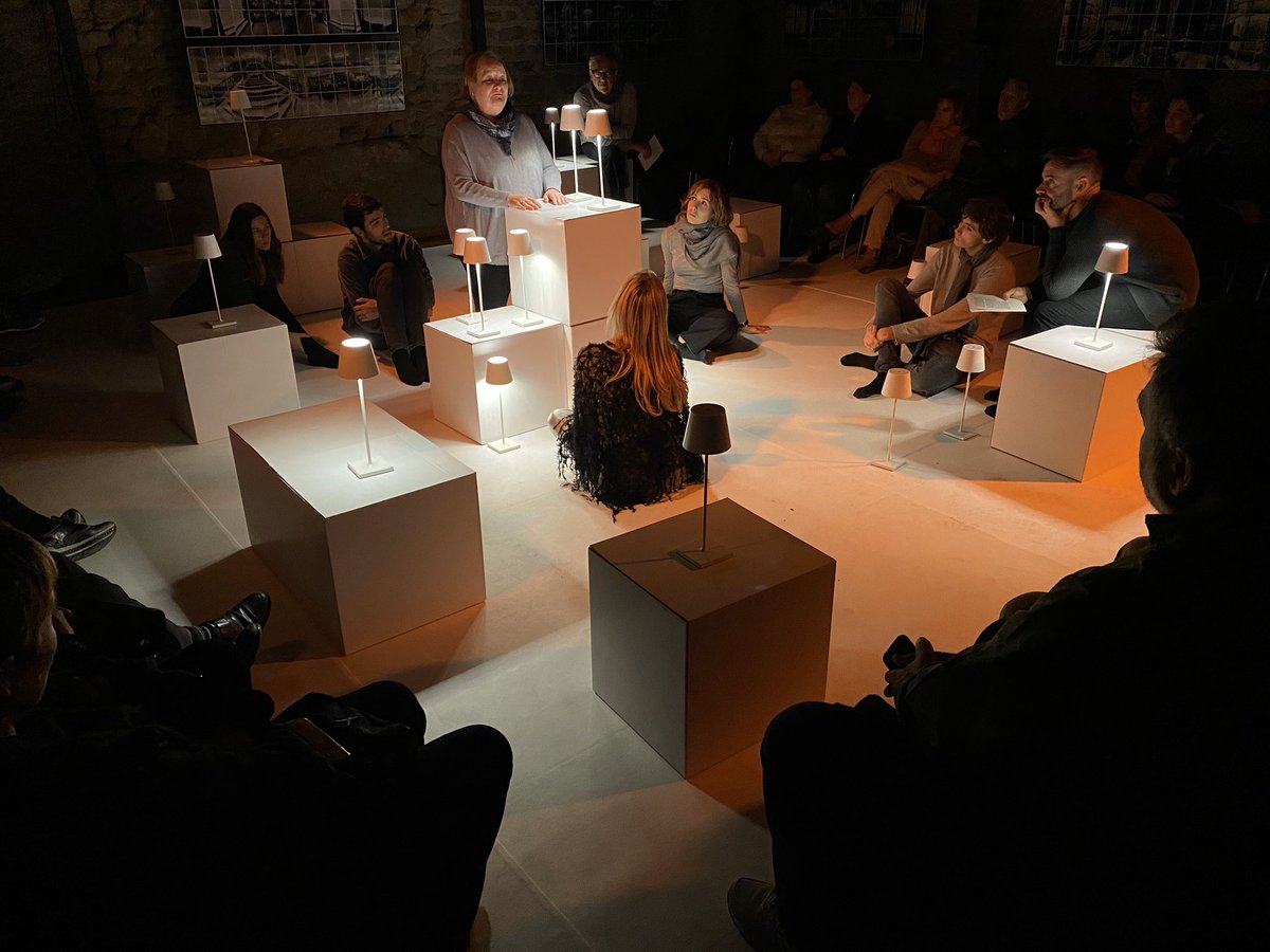 Diacvic's tweet image. Escenografia del poema de Nadal de Josep Maria de Sagarra. Lectura dramatitzada.
#produccio #escenografia #diacvic #templeroma #scenicdesign