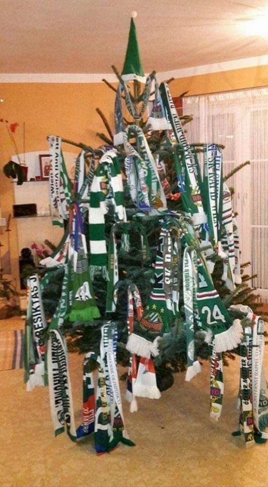 ChPeschek's tweet image. Inspiration für den Weihnachtsbaum gefällig? 😉💚 @skrapid #HappyXmas #scr2019