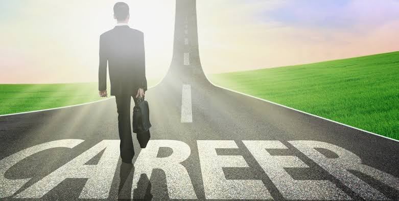 NigLawToday's tweet photo. Charting a Viable Career Path in the Nigerian Energy Sector https://t.co/M42W9Q4zmY https://t.co/4S3q2vwiUe