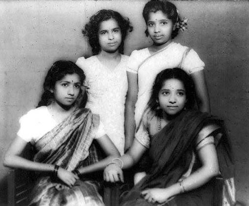 Film History Pics on Twitter: &quot;Lata , Meena , Asha , Usha Mangeshkar sisters @mangeshkarlata @ashabhosle… &quot;