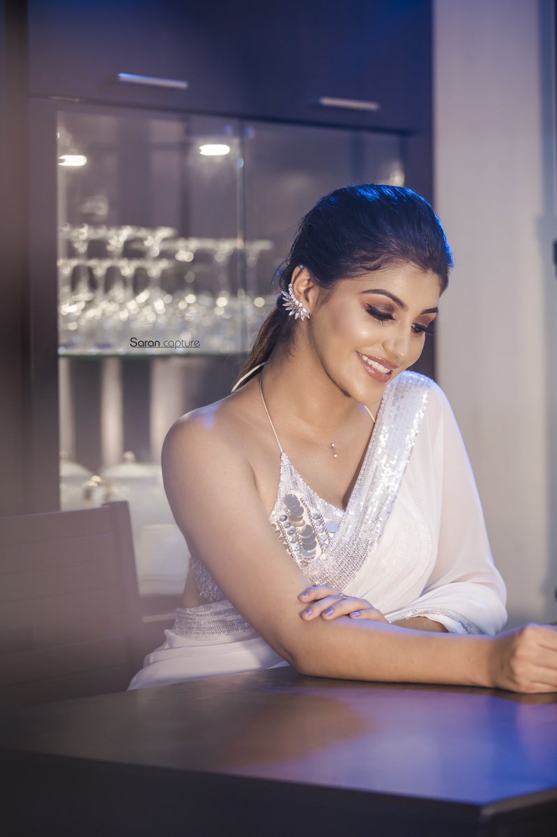 Cinehitzdotcom's tweet photo. #YashikaAnand 😍 https://t.co/25mHkjQ3cm