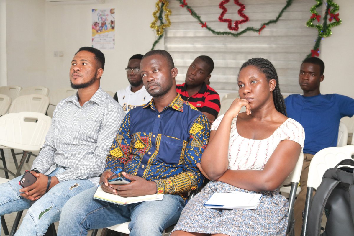 eden_labs's tweet photo. Official last session of our monthly #IoT meetup was very insightful, revealing to us the little things that need to be considered when building an #IOT product for commercial use. Thanks to @Derek from #techbooth for sharing with us. @iSpaceGh @DrAtinyi #designthinking https://t.co/lB2l8FMMgO