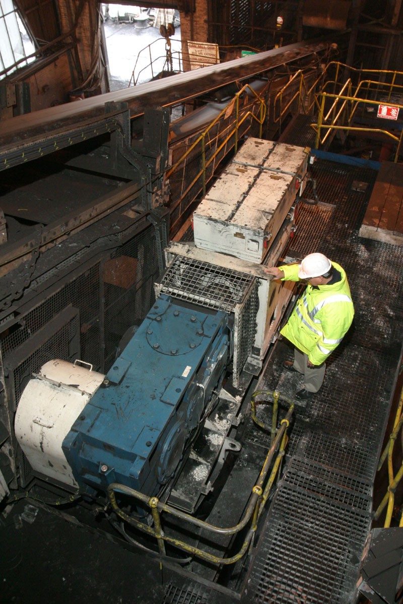 im_mining's tweet photo. Giles Bloxwich, Service Manager at Radicon, thinks miners need to prepare for gearbox failures with an effective maintenance program that looks at oil changes, vibration analysis and gearbox cleanliness, among other things
| https://t.co/I8iTg87lBI @radicongears #minemaintenance https://t.co/woWdHTDWbi