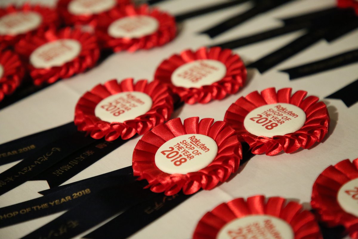 SHOP OF THE YEARエンブレム