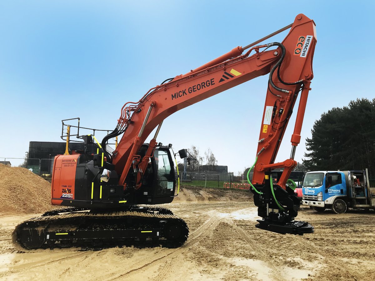 mickgeorgeltd's tweet photo. #M1Project | Here are some of the fresh Hitachi vehicles that were delivered last week, for Mick George to use on the M1 project! https://t.co/0ORPPfQwz6